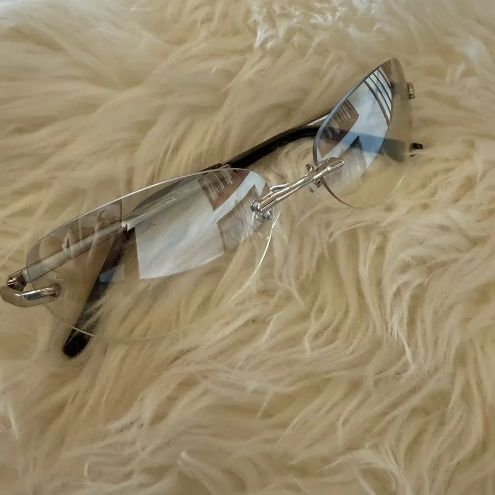 Clear glasses